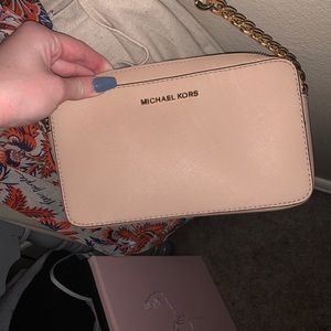 MICHAEL KORS PURSE!!!!!